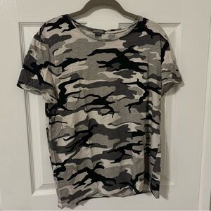 Divided Men’s black and white Tshirt